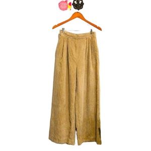 Urban Outfitters Woman’s Sandy Beige Corduroy Wide Leg Pants Sz US 2